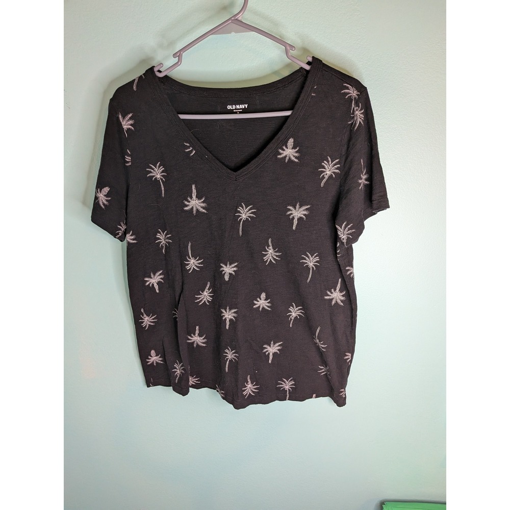 Old Navy Everywear Womens Medium Black Embroidered Palm Tree V-Neck Cotton Tee